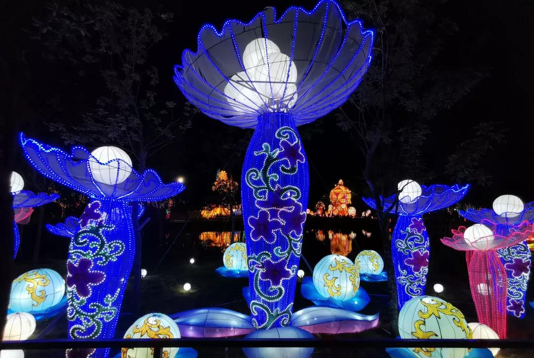 月色燈山滿江河| 裝飾公司和燈展的關(guān)系是？